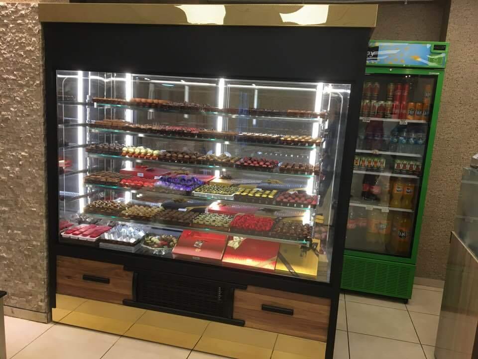 Orta Tip Çikolata Dolabı » Orta Tip Cephe Dolapları